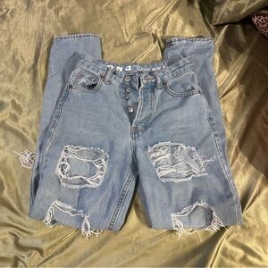 Women’s Size 00 S.O.N.G. Classic Mom Jeans Distressed Light Wash Trendy Denim